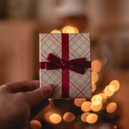 61944-rob-laughter-rv-uid0uymm-unsplash